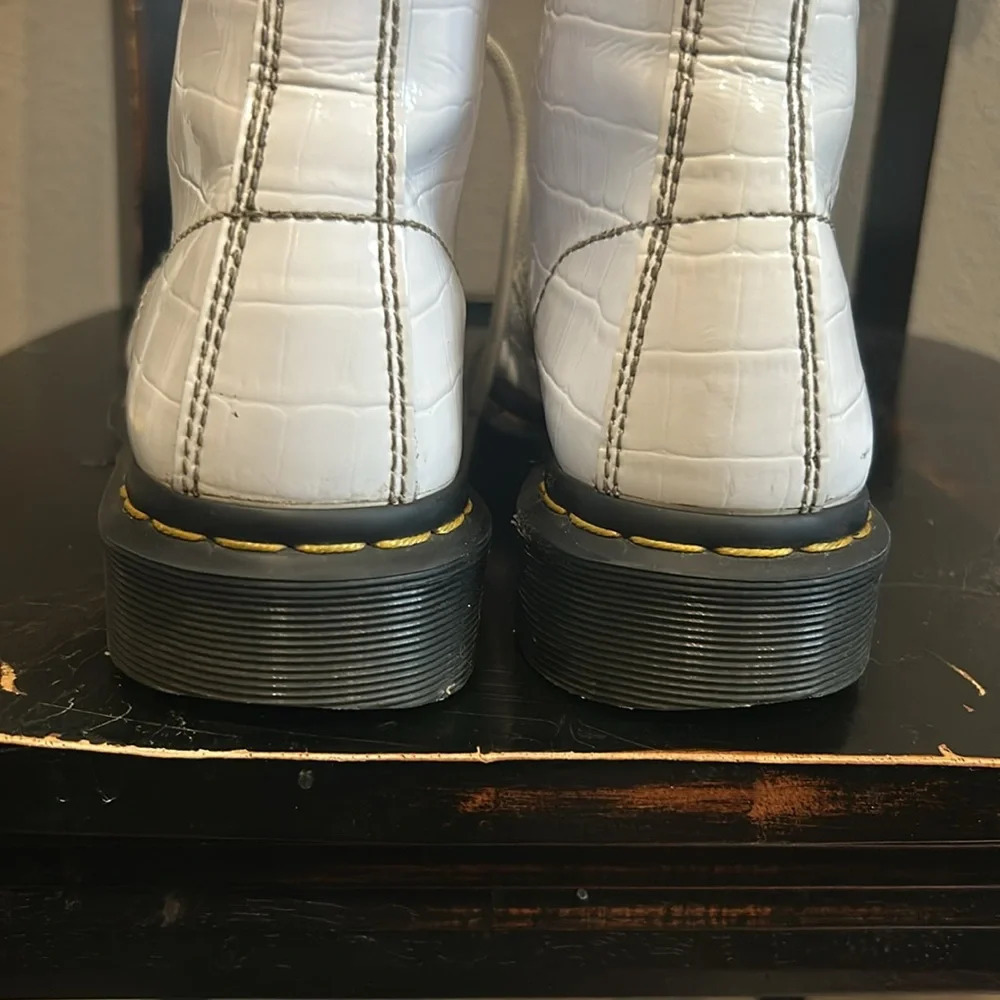 Dr. Martens Croc Embossed White Patent Leather 8-eyelet 1460 W Classic Boots - Picture 9 of 15